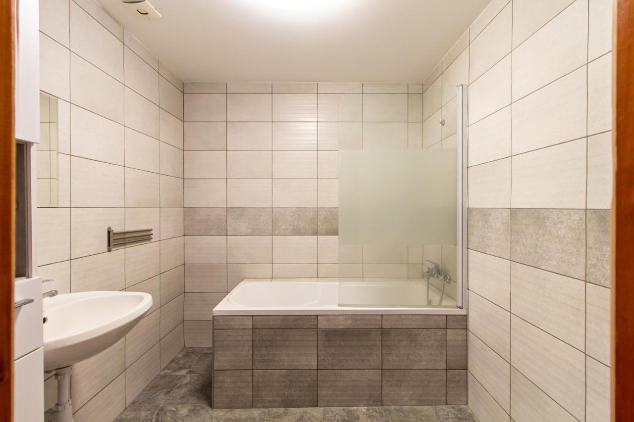 Deli Terasz B Apartman Free Parking, Self-Check-In Anytime Győr Zewnętrze zdjęcie