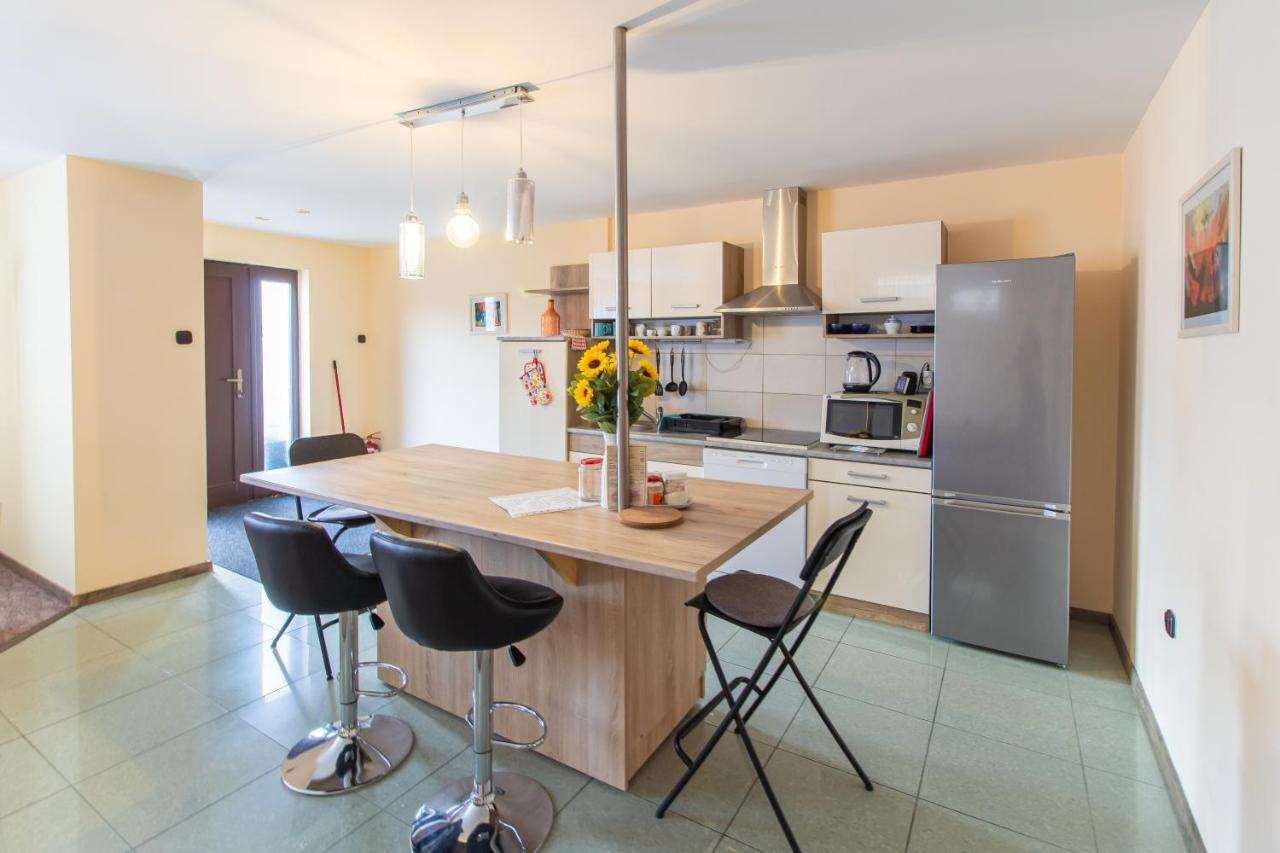 Deli Terasz B Apartman Free Parking, Self-Check-In Anytime Győr Zewnętrze zdjęcie