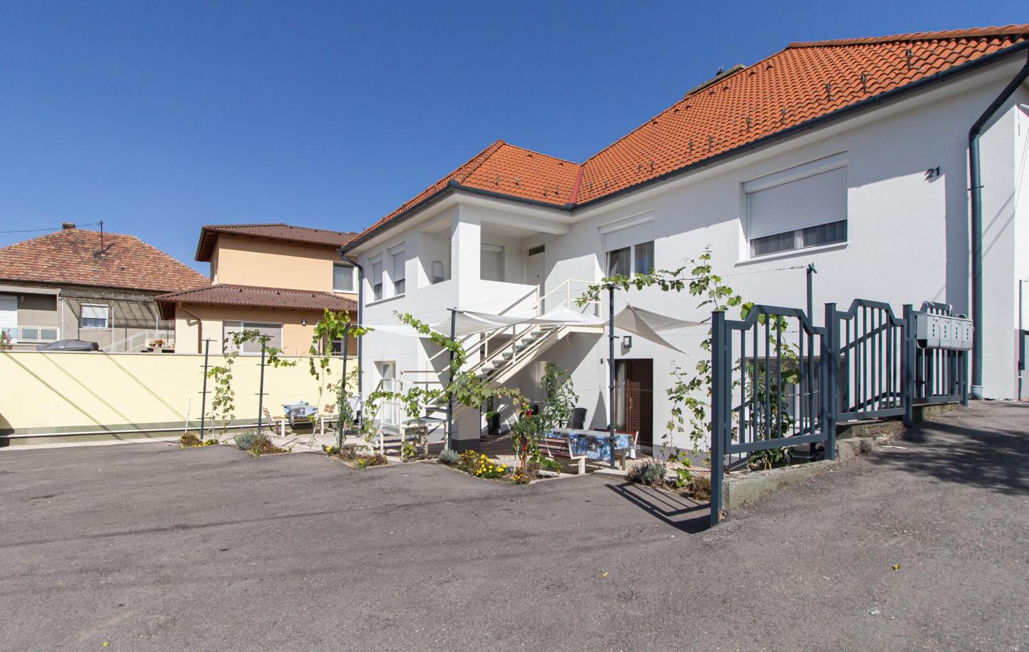 Apartament Deli Terasz B Apartman Free Parking, Self-Check-In Anytime Győr Zewnętrze zdjęcie